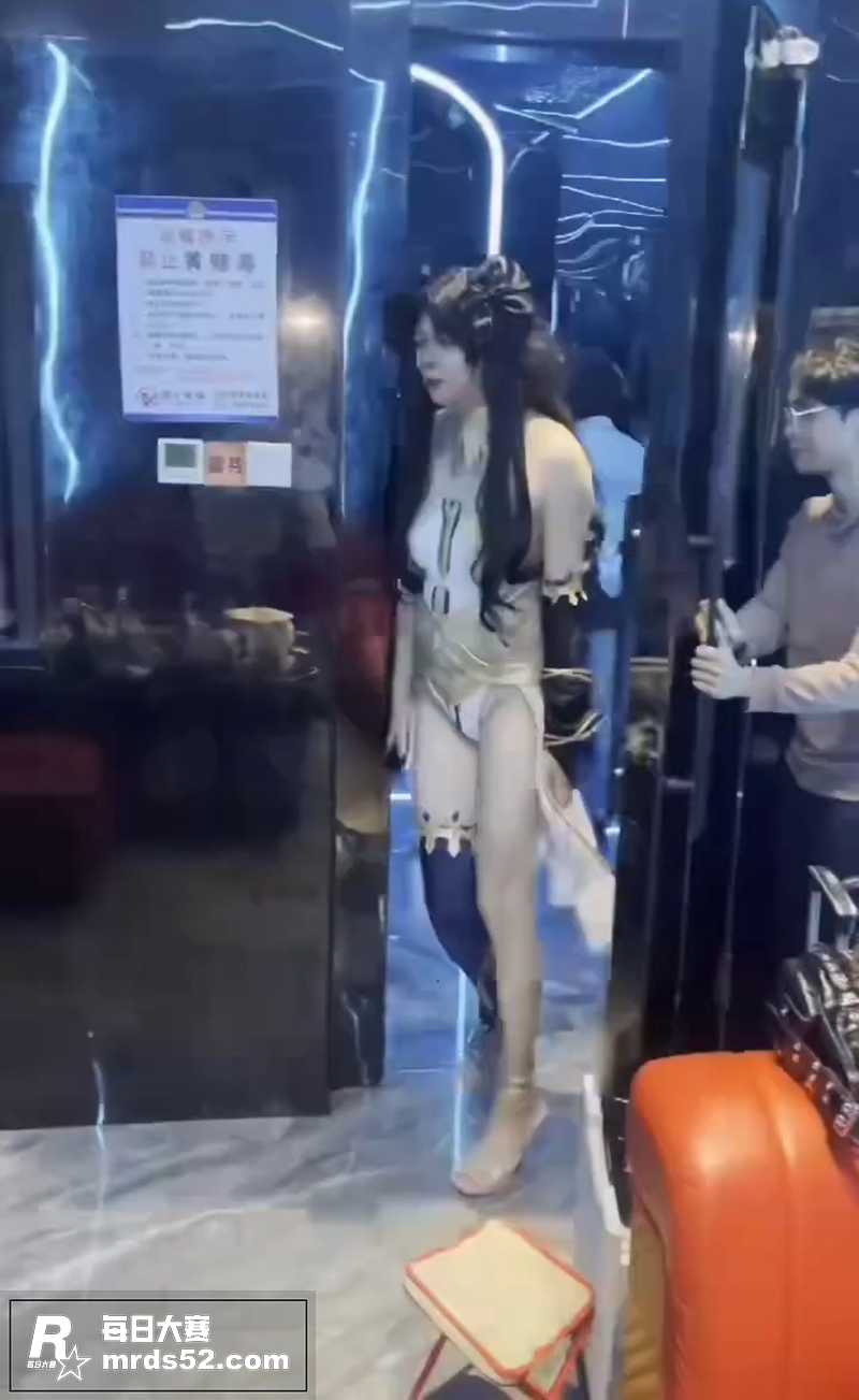 极品小伪娘 跟朋友一相关图片4