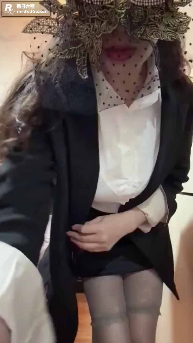 抖音极品骚少妇 馨月相关图片8