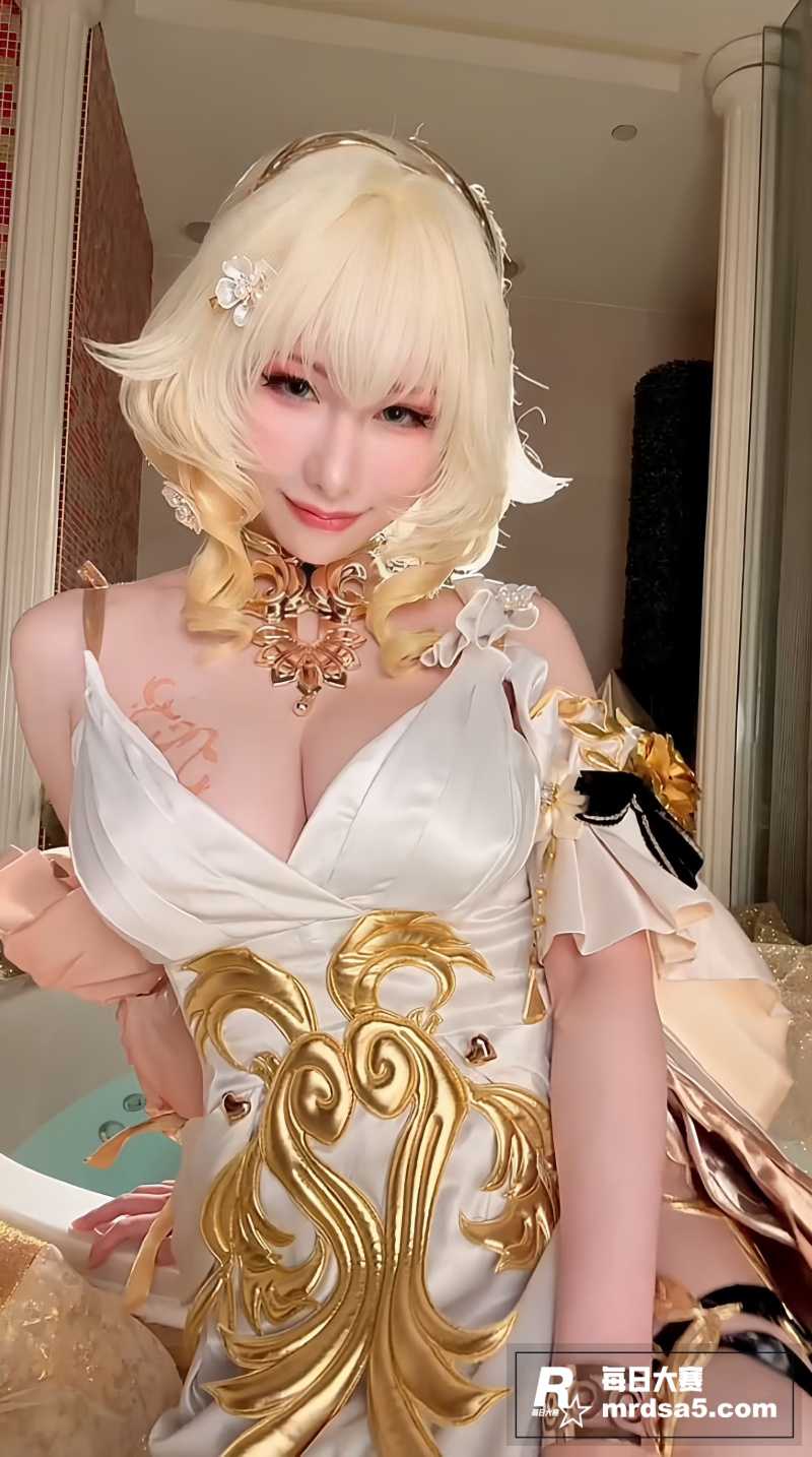 巨乳尤物Coser 相关图片3