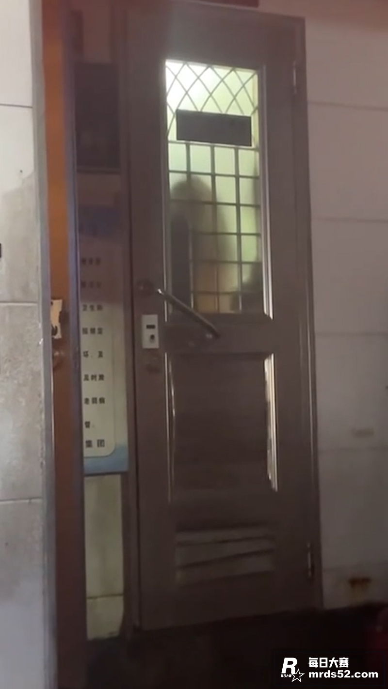 搞笑吃瓜节目 一男一相关图片7