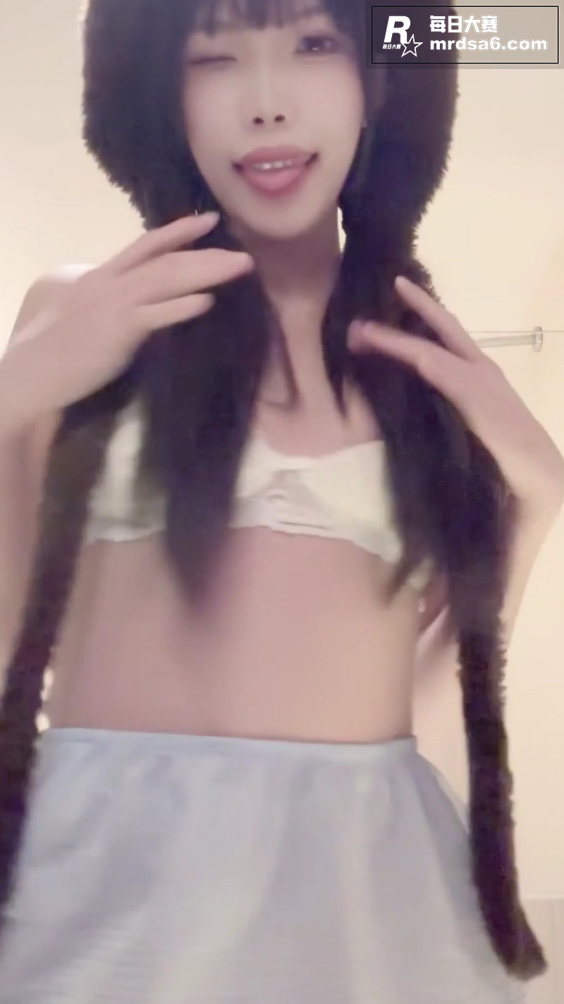 推特高颜值反差少女 相关图片2