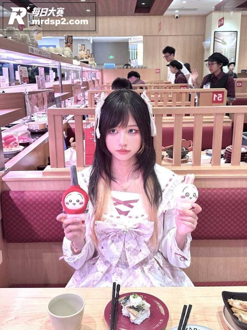 高颜值情侣自拍泄密 相关图片2