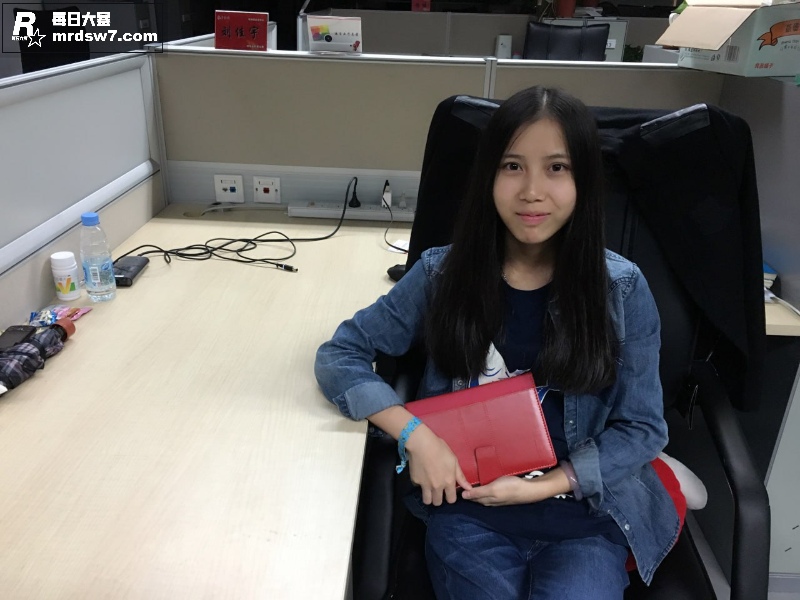 公司清纯职员小妹和男相关图片1