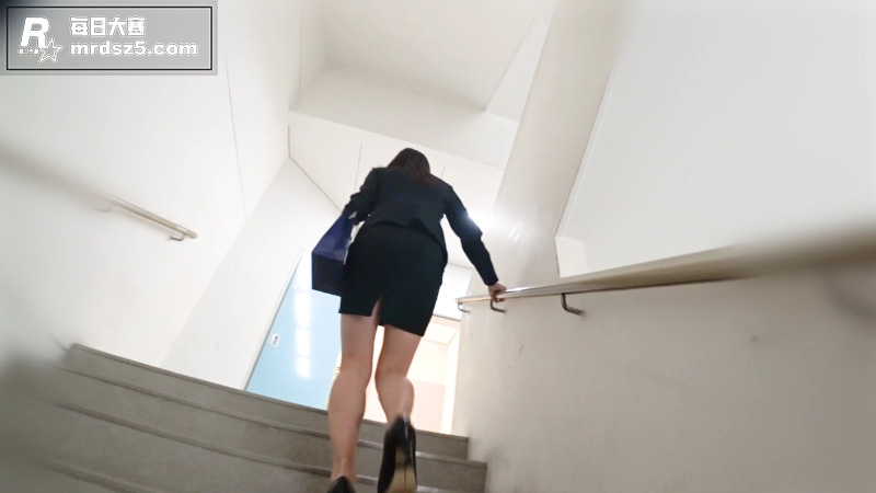 假装偷拍系列 高清三相关图片2