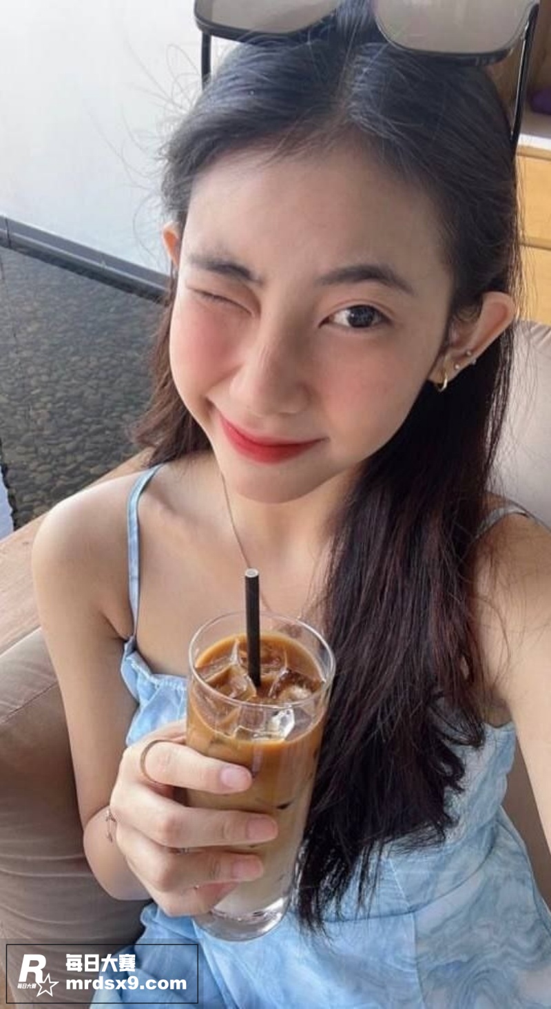 极品高颜值女大学生 相关图片2