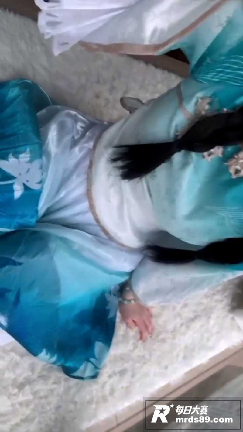 推特极品尤物 诗语江相关图片4