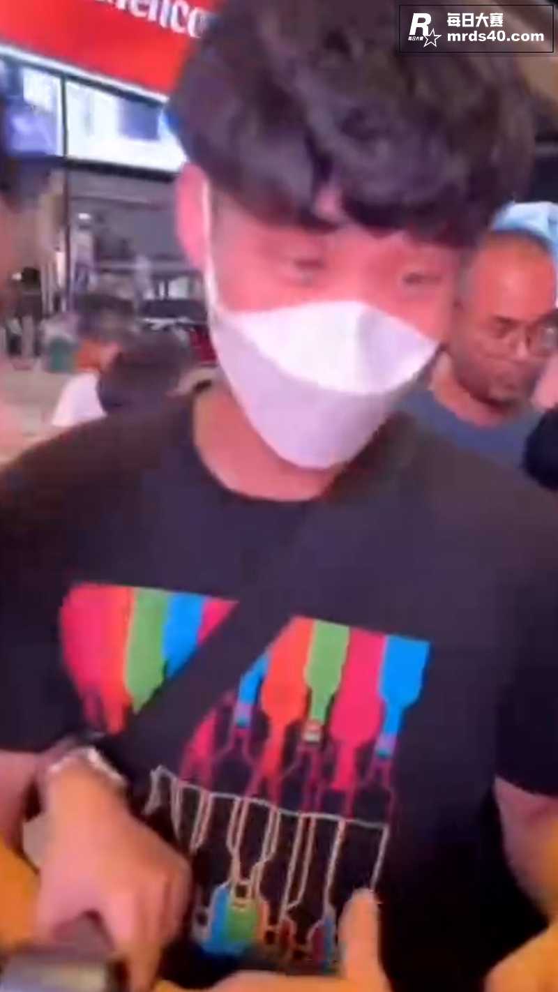 男大学生手提袋暗藏摄相关图片4