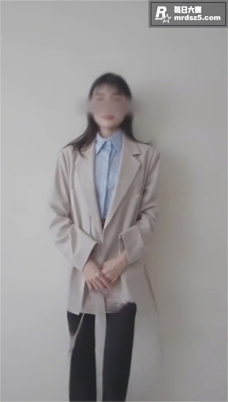 顶级超美露脸淫妻 S相关图片1