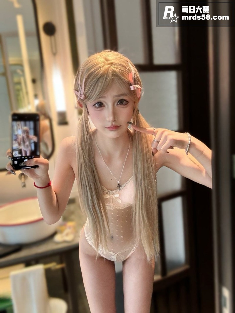 抖音反差萝莉 小屁大相关图片3