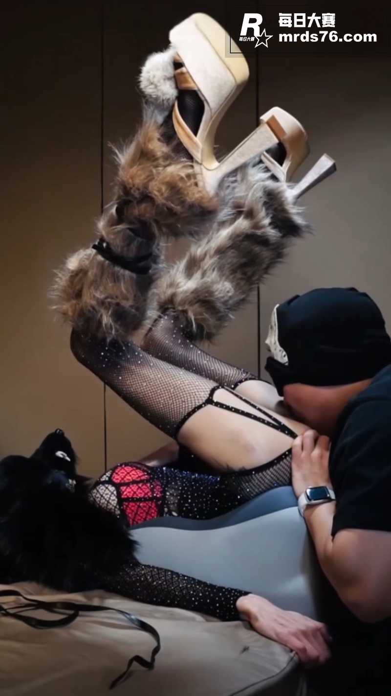 推特极品美腿女神 S相关图片5