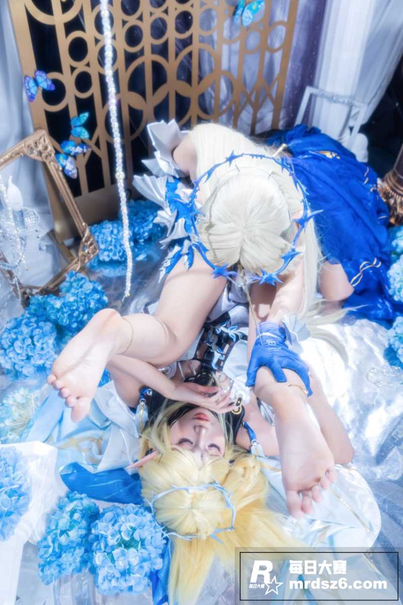 极品COS福利姬百合相关图片15