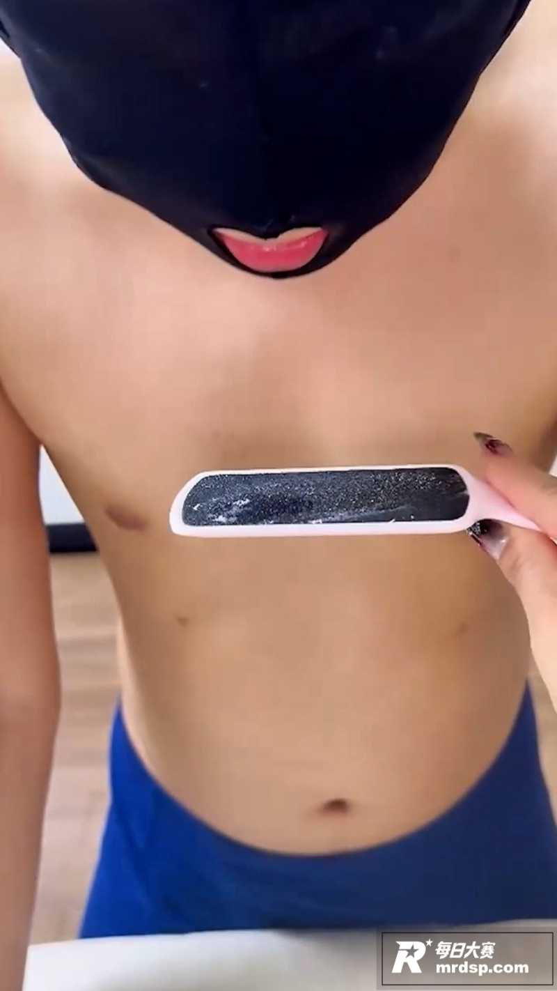推特重口女王 八月女相关图片6