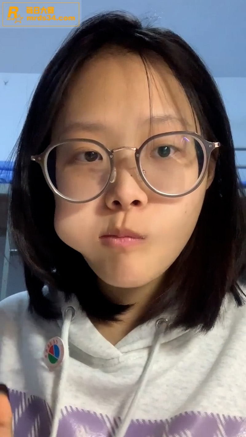 四川大学母狗眼镜妹 相关图片21