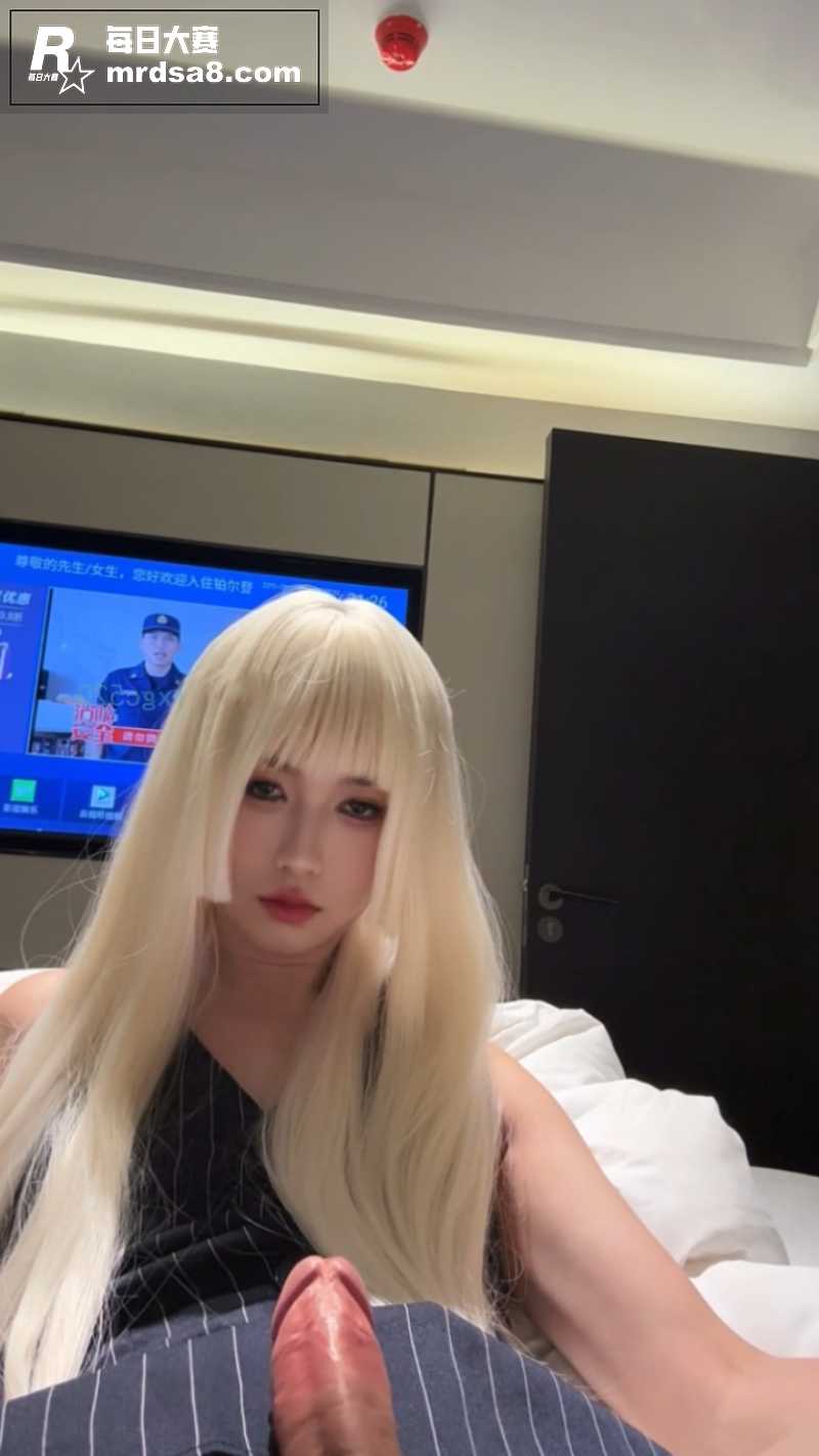 高颜值TS伪娘 榛榛相关图片6