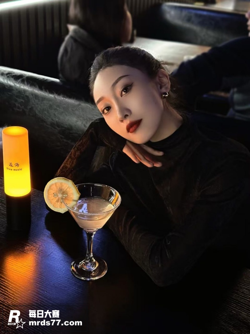 抖音反差网红舞蹈老师相关图片6