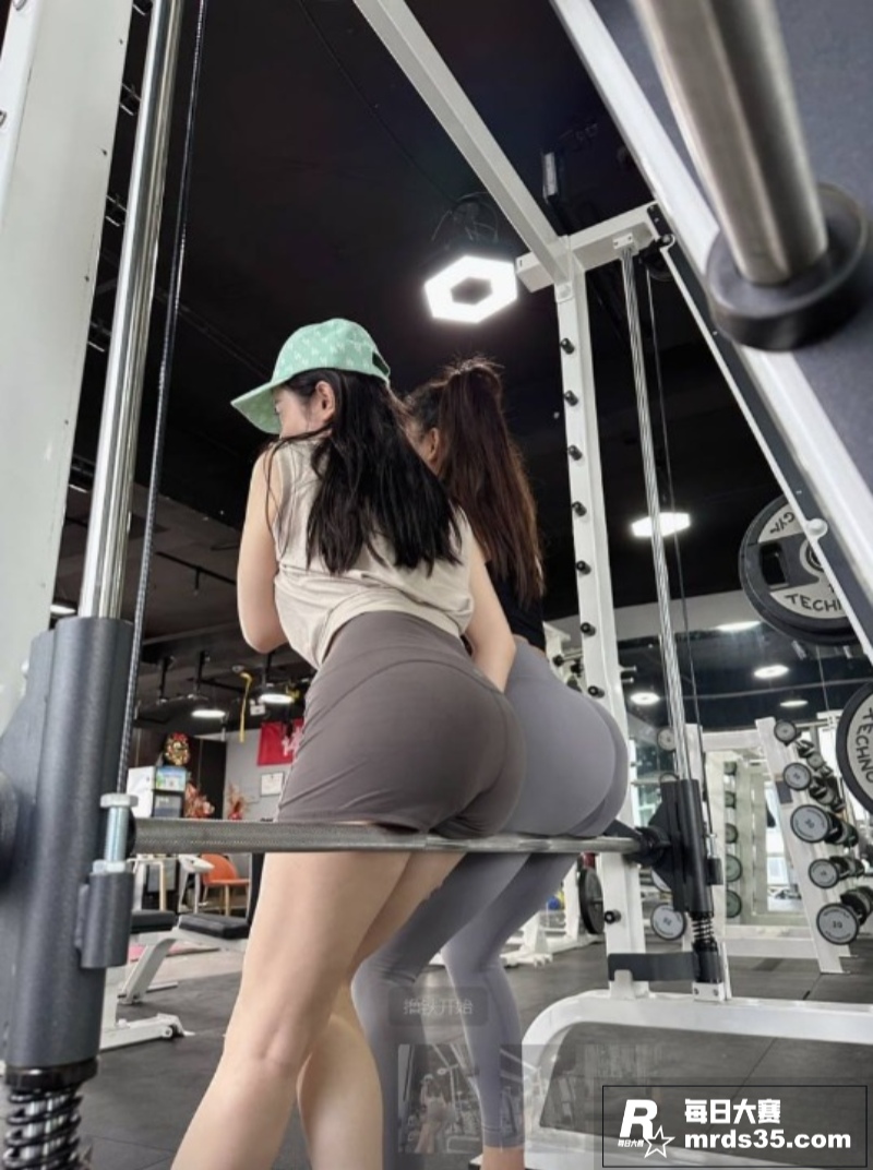 极品长腿外围女 梦琪相关图片16