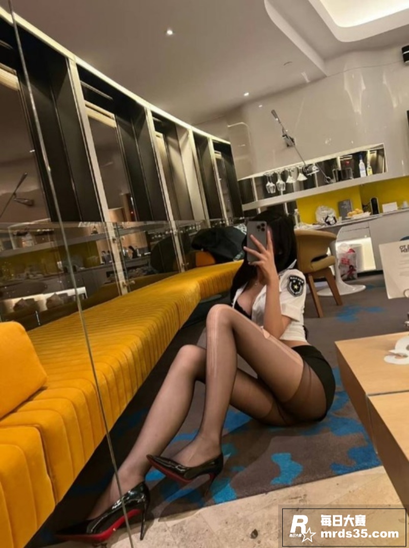 极品长腿外围女 梦琪相关图片43