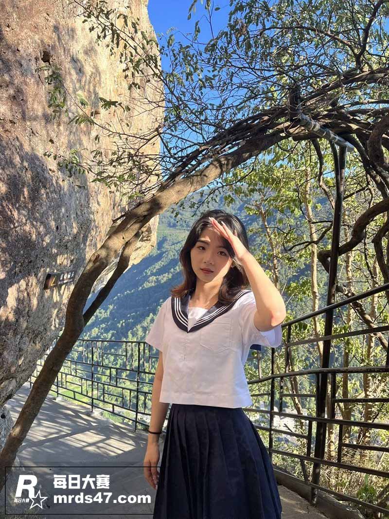 河南郑州女大学生 马相关图片1