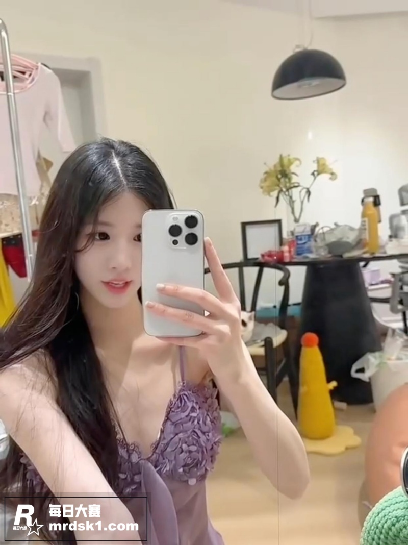 高颜值性感反差美少女相关图片4