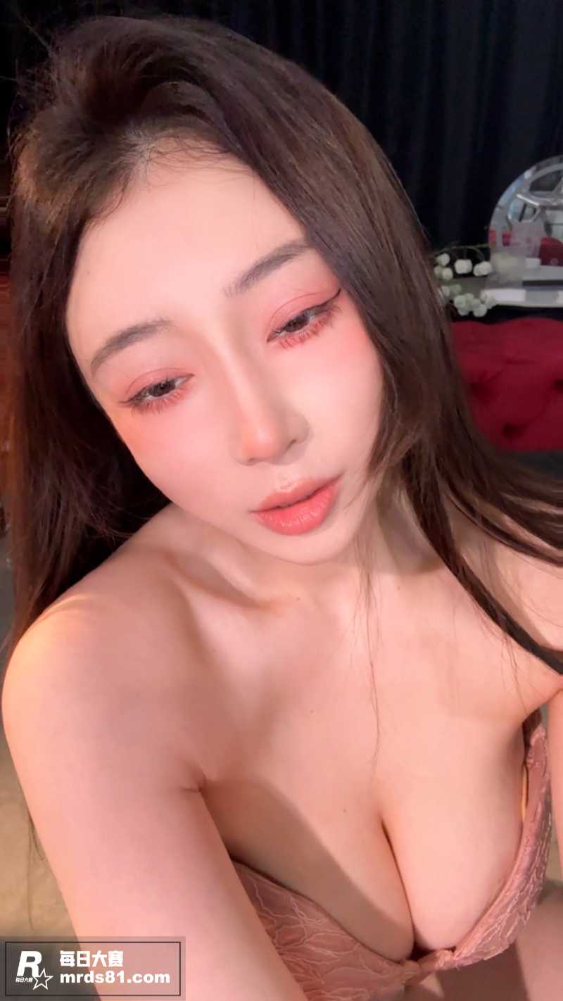 斗鱼高人气御姐女神 相关图片7