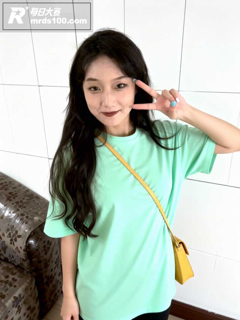 高颜值女大学生 大量相关图片2