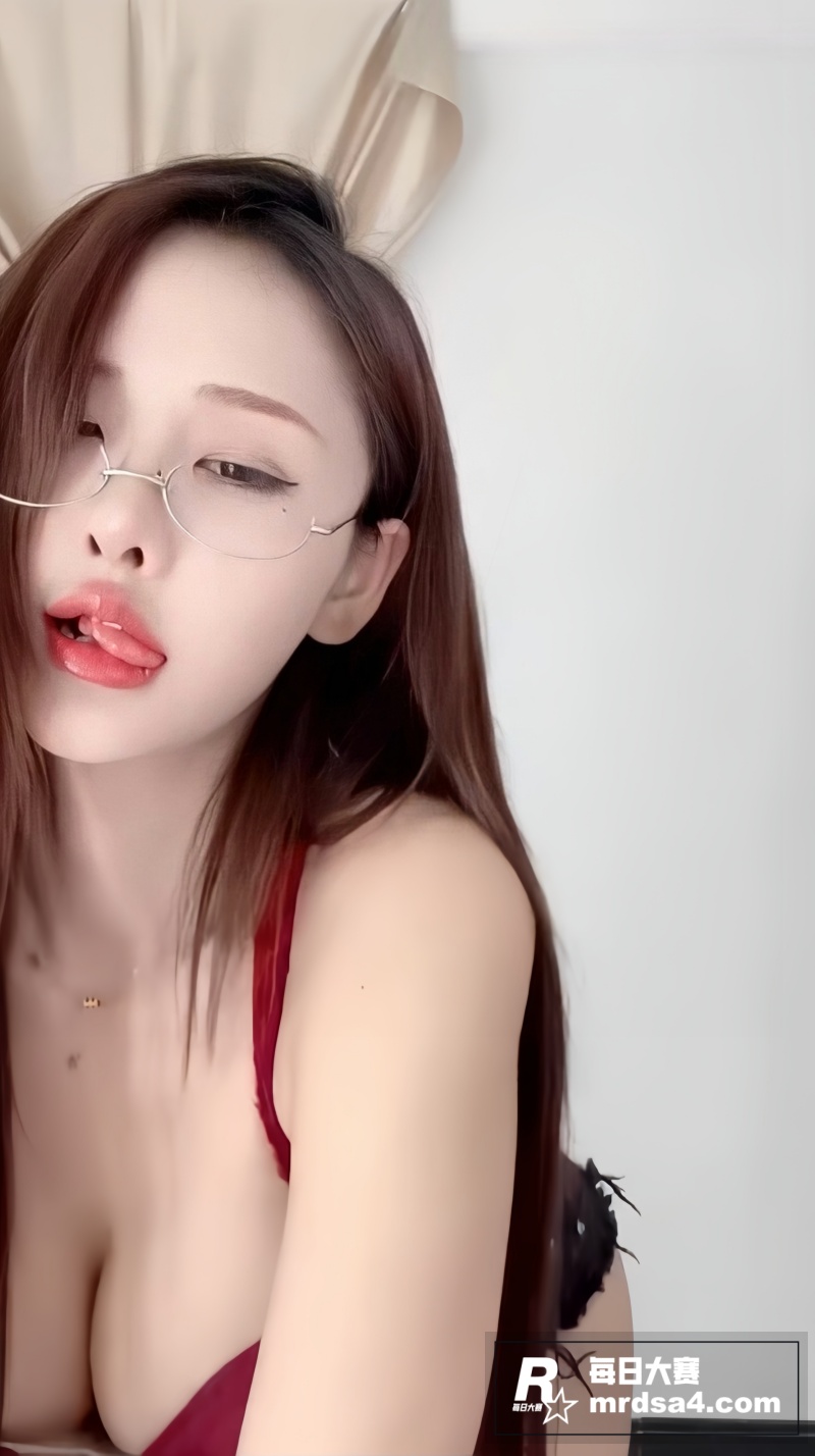快手性感美女 恩玉 相关图片4