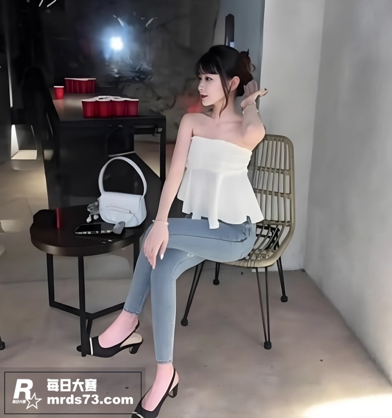 极品高颜值巨乳网美 相关图片6