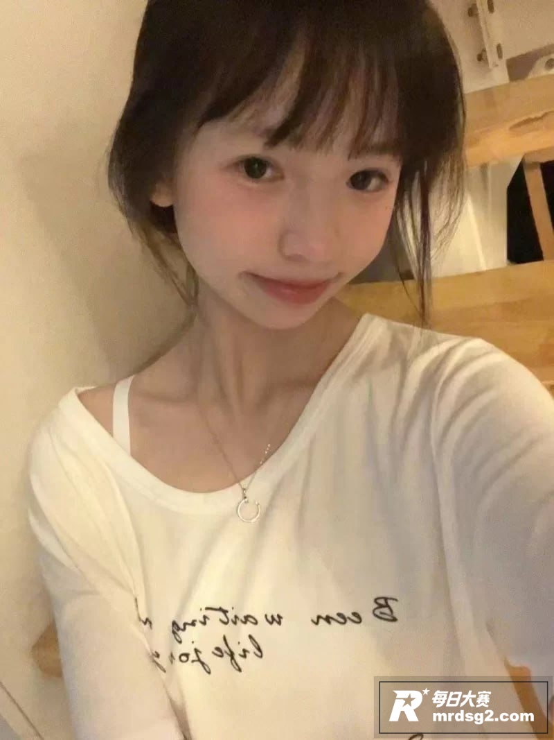 拜金女小主播 边给金相关图片1