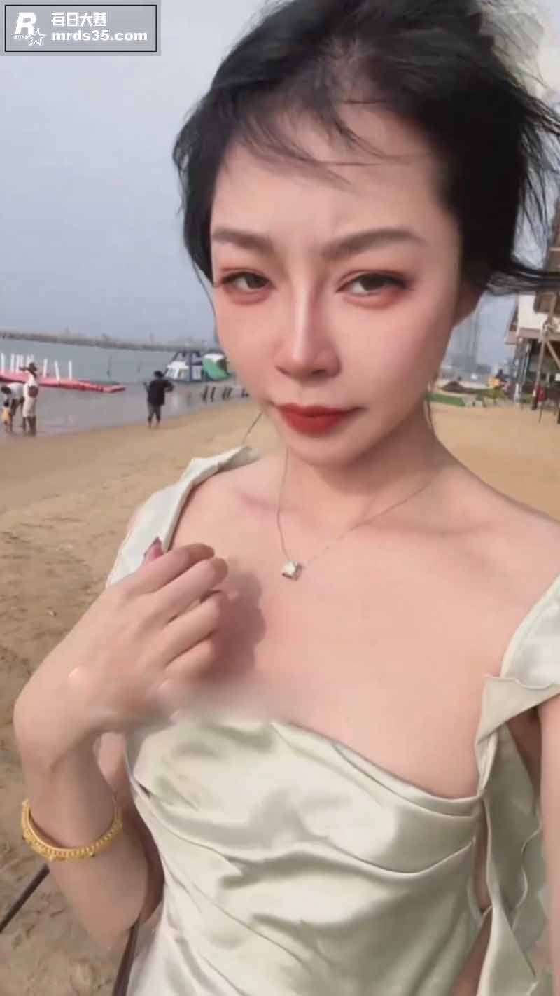 推特骚母狗  彤彤乖相关图片2