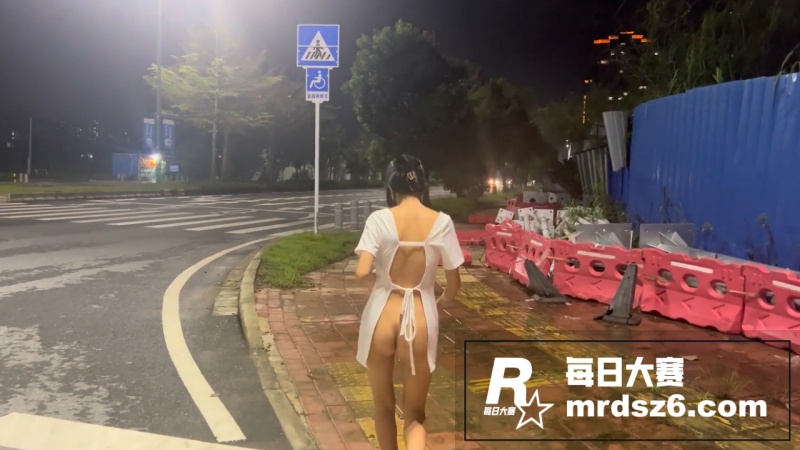 户外露出天花板女神 相关图片8