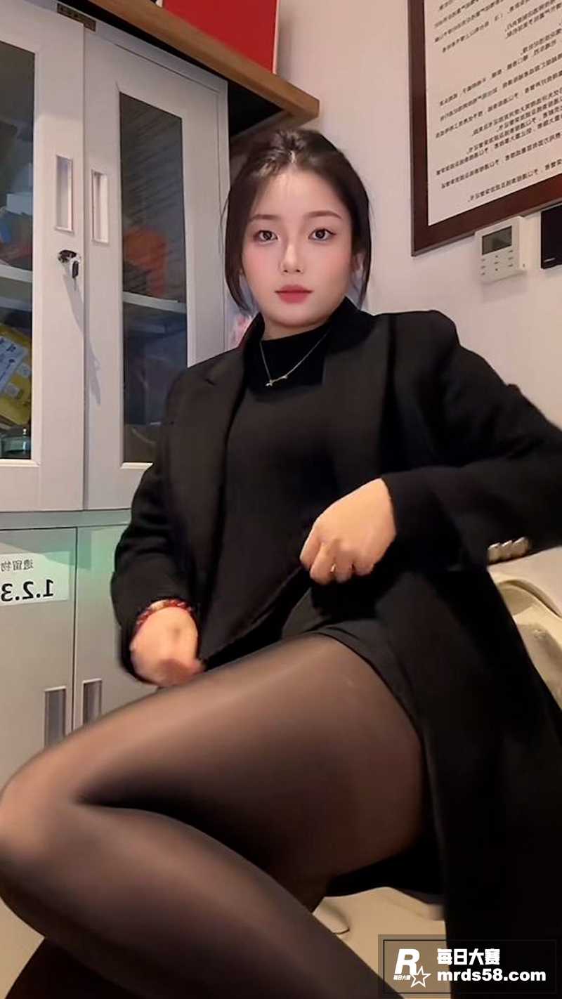 抖音70万粉丝微胖女相关图片8