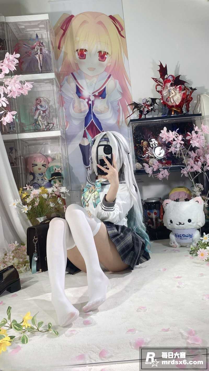 推特极品二次元萝莉 相关图片18