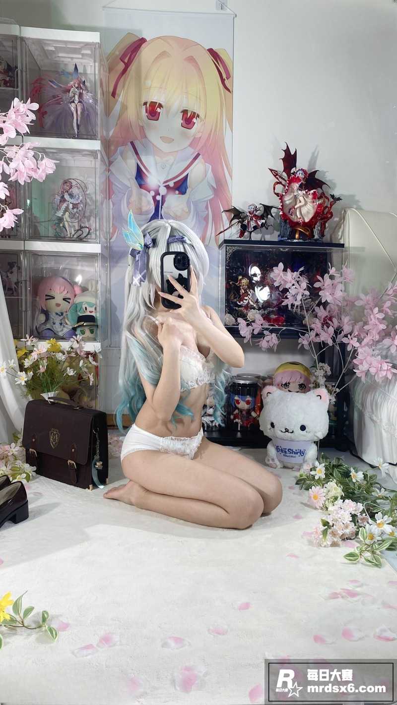 推特极品二次元萝莉 相关图片19