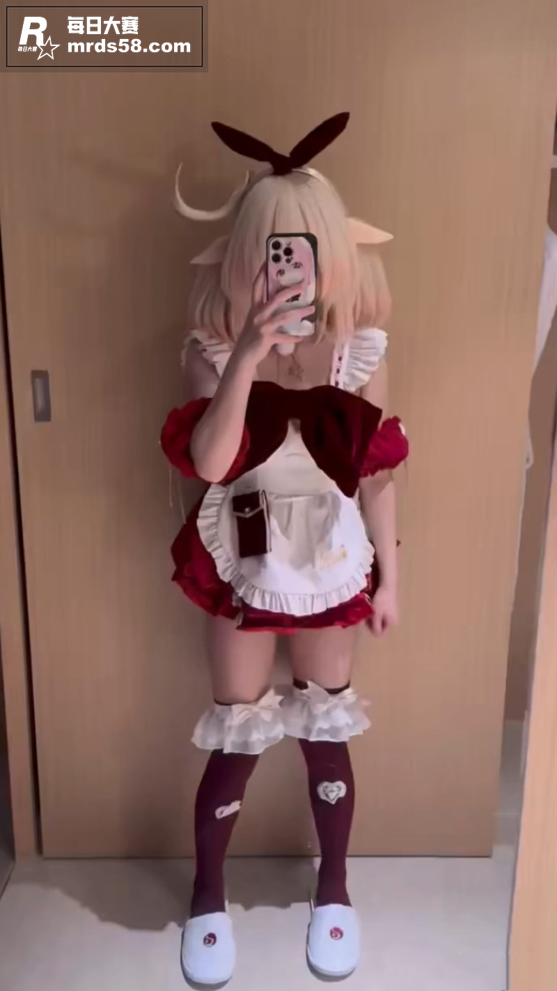 极品二次元反差小女仆相关图片1