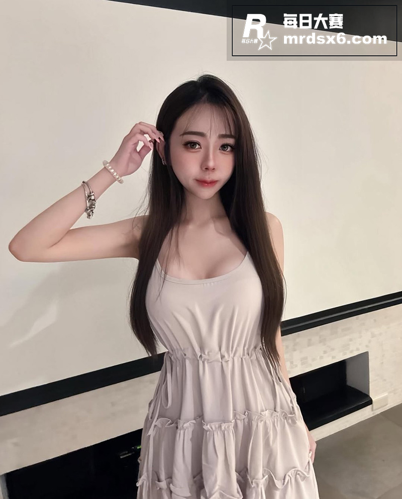 IG高颜值网红 小冰相关图片4