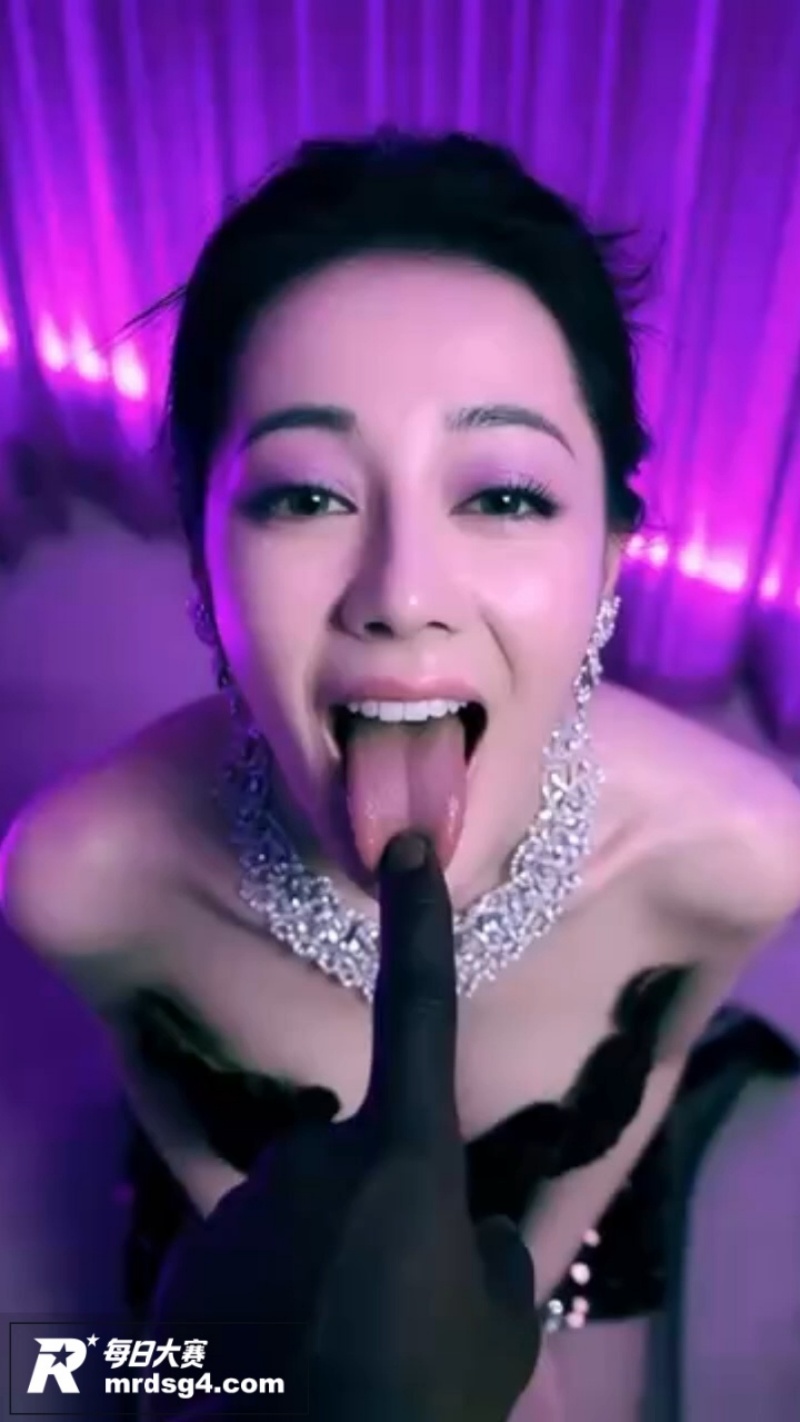 AI魔改女明星 迪丽相关图片1 AI魔改女明星 迪丽相关图片1