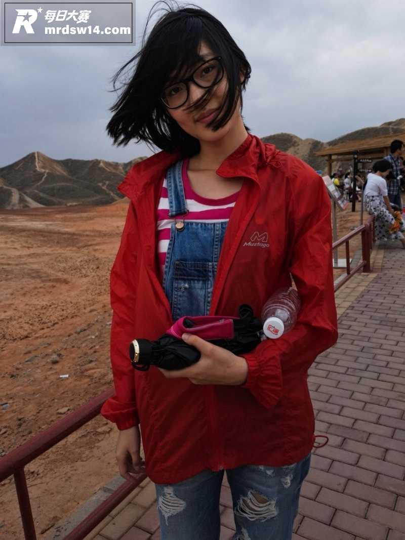 山东长发眼镜妹酒店做相关图片2