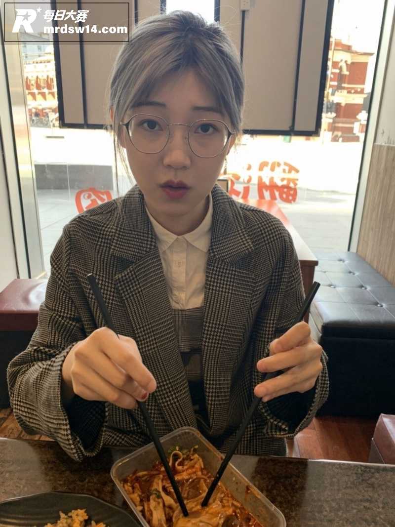 山东长发眼镜妹酒店做相关图片4