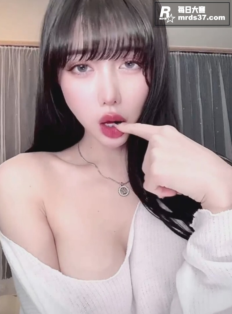 韩国高颜值巨乳模特 相关图片3