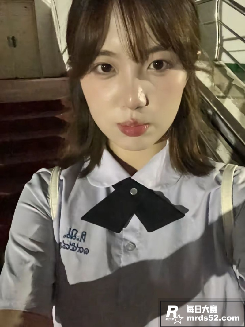 上海金融学院高颜值学相关图片2