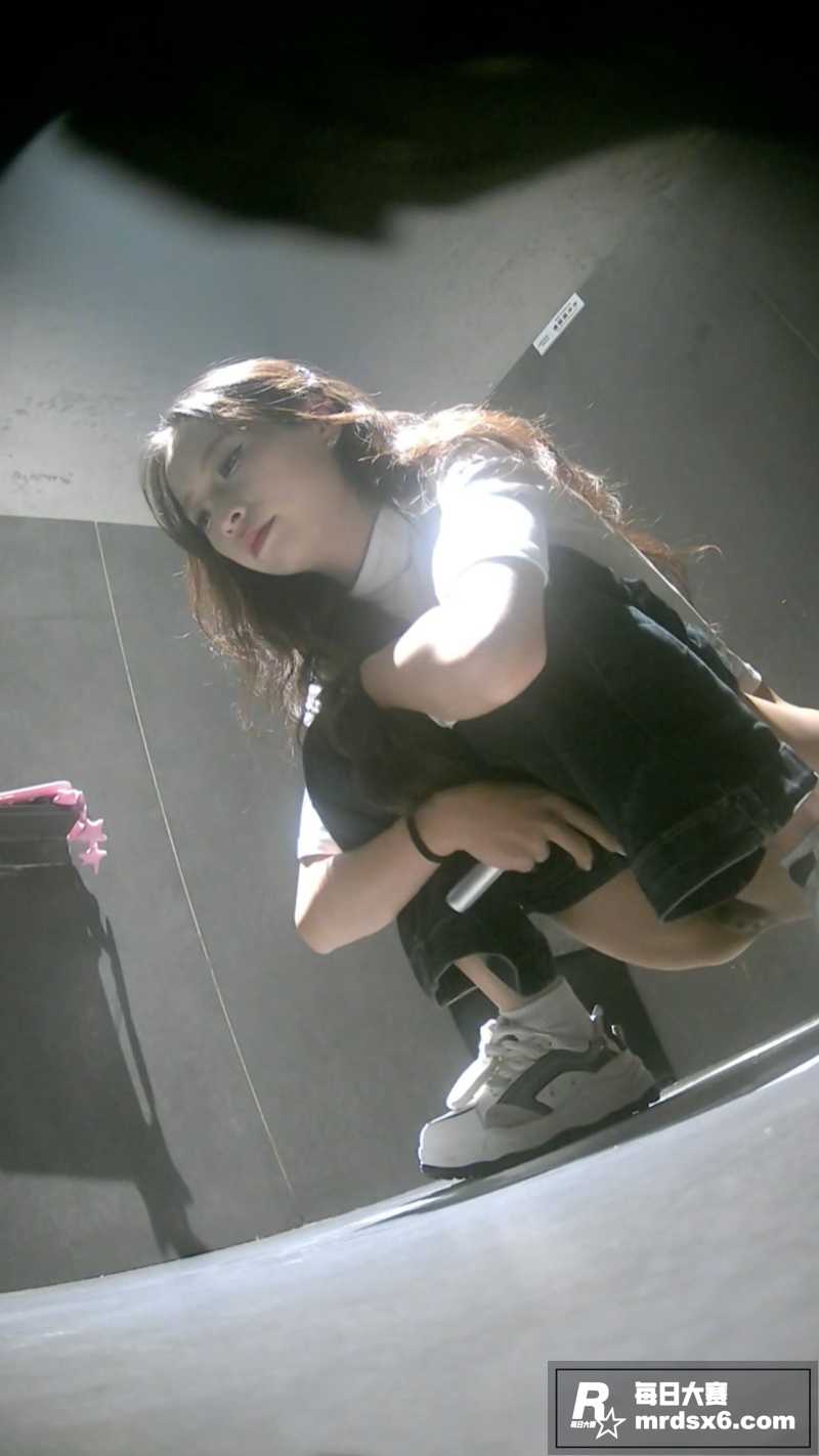精选高质量酒吧女厕偷相关图片1