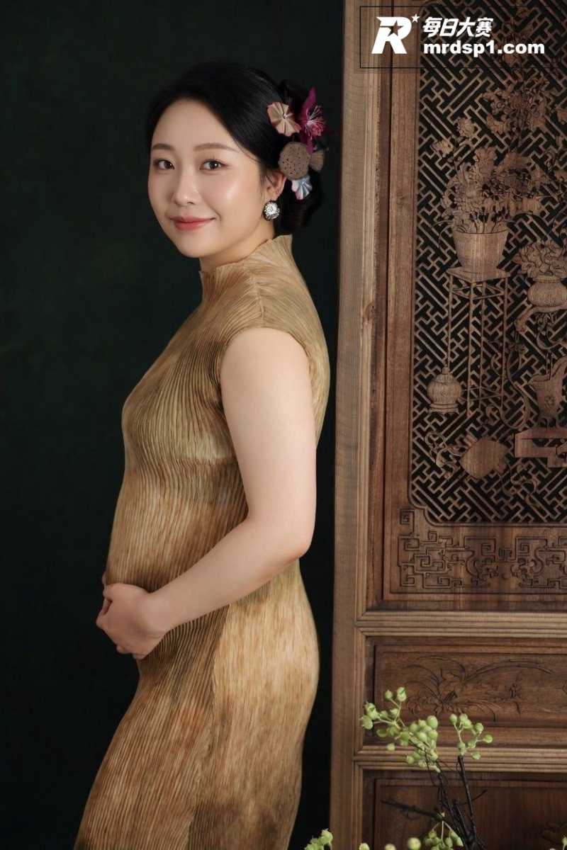 南京美少妇拍孕期写真相关图片2