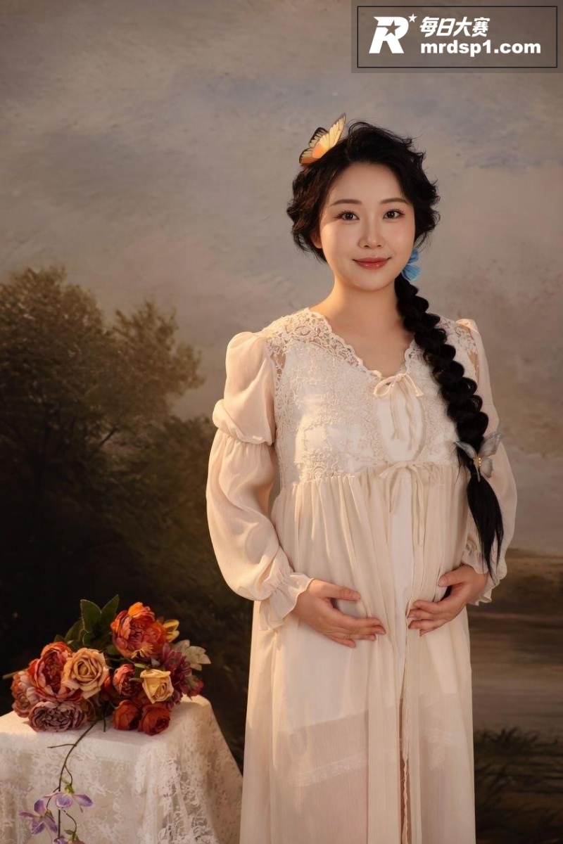南京美少妇拍孕期写真相关图片3
