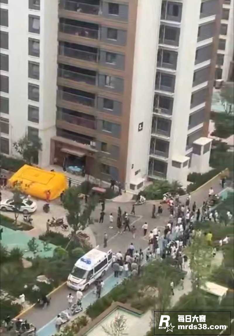 年轻人跳楼寻死  从相关图片4