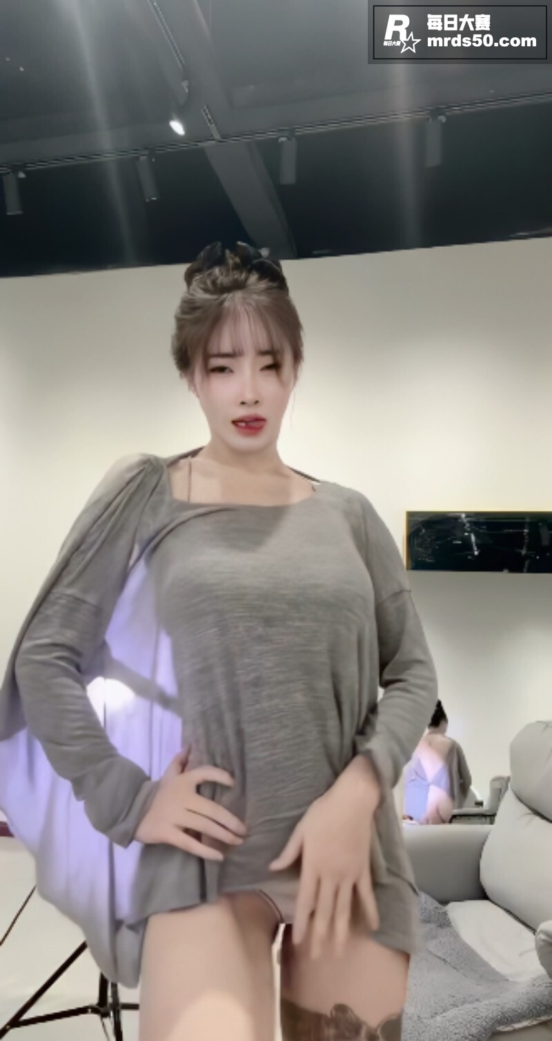 快手高颜值反差网红 相关图片1