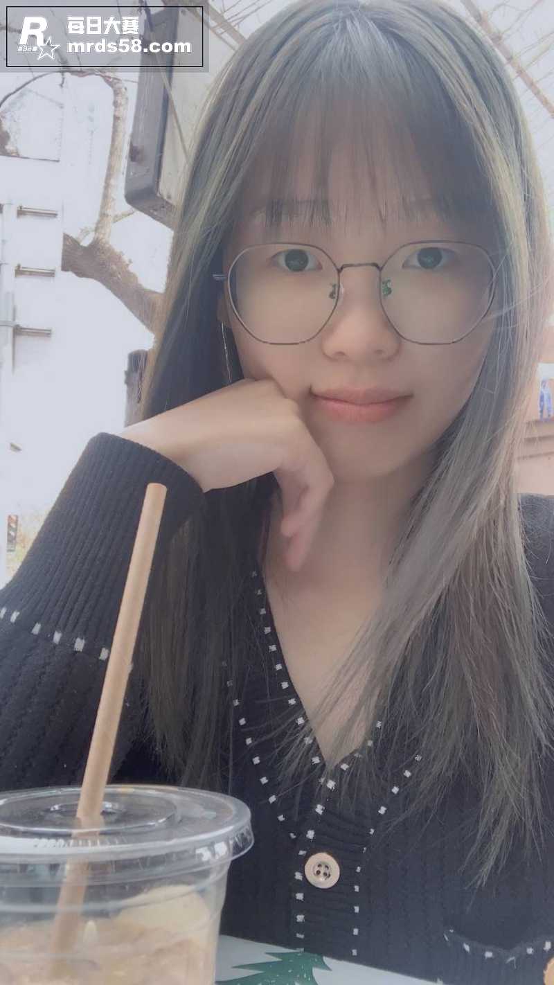 极品反差眼镜少女 外相关图片2