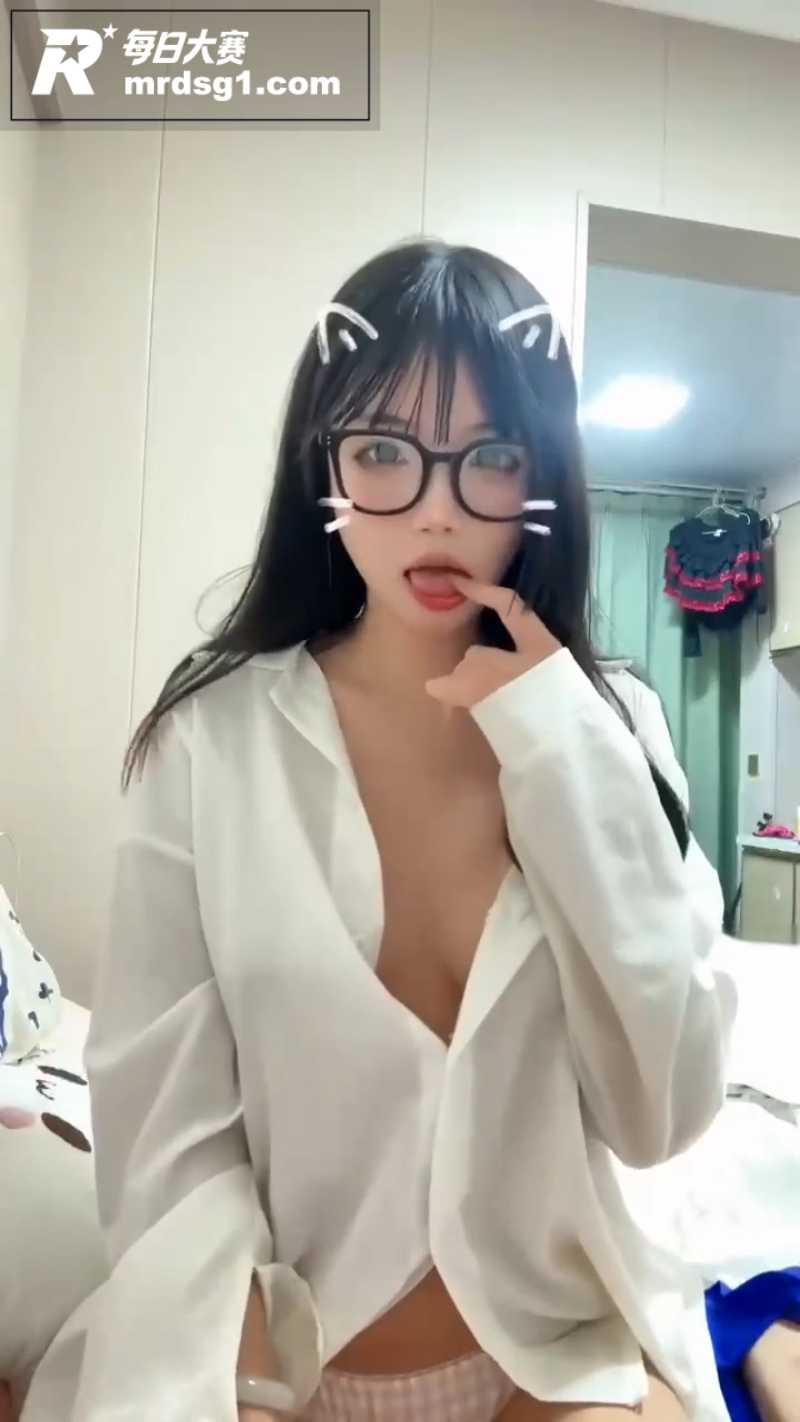 抖音高颜值网红 乌龙相关图片2