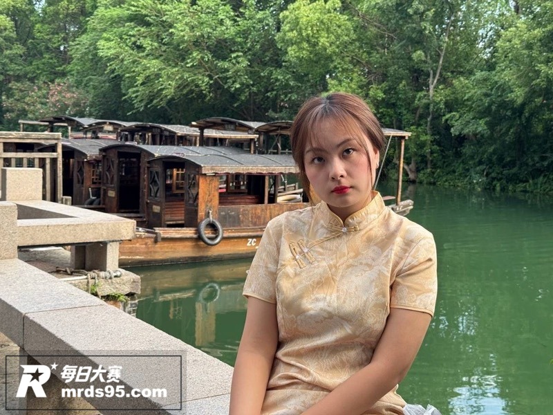 云南丽江极品清纯女大相关图片1