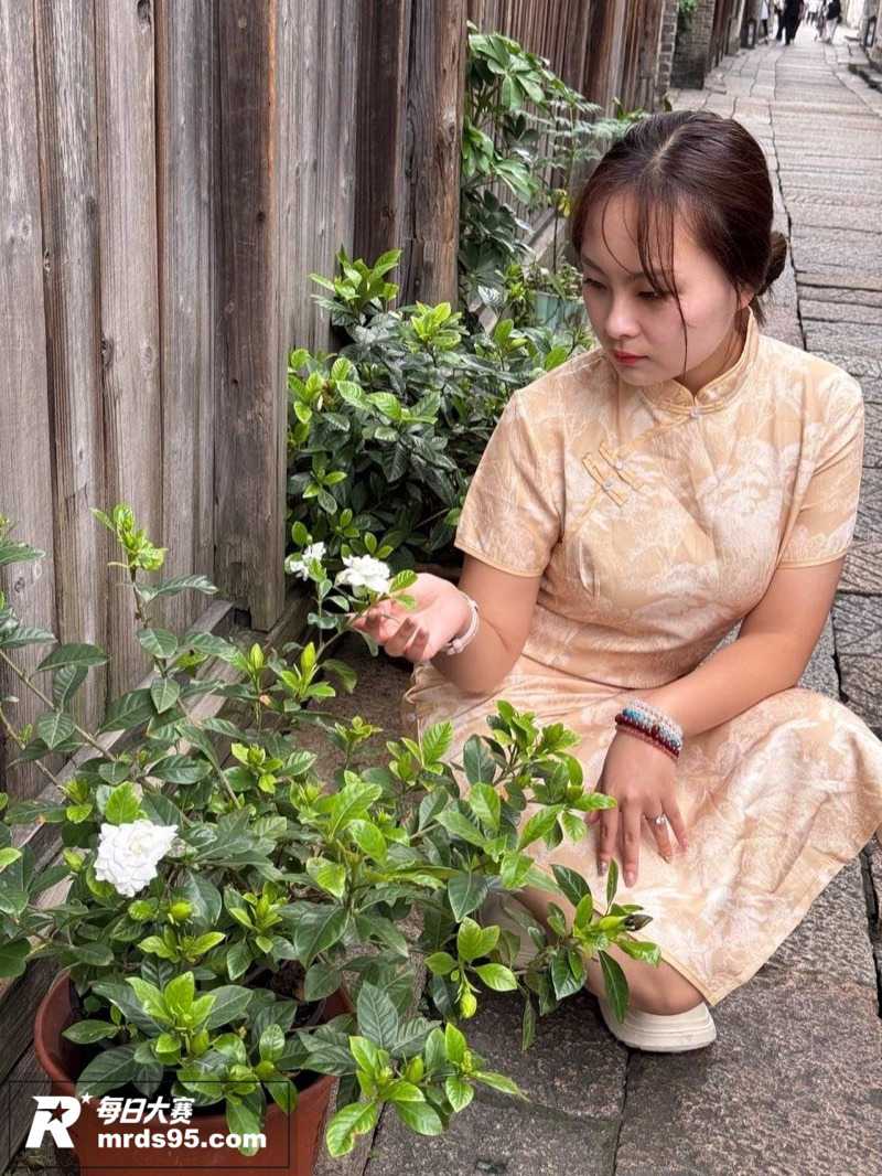 云南丽江极品清纯女大相关图片6