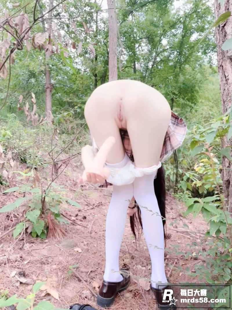 推特反差萝莉福利姬 相关图片8
